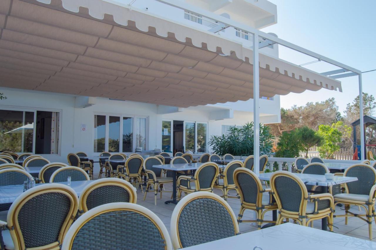 Lago Playa Es Pujols Ristorante foto